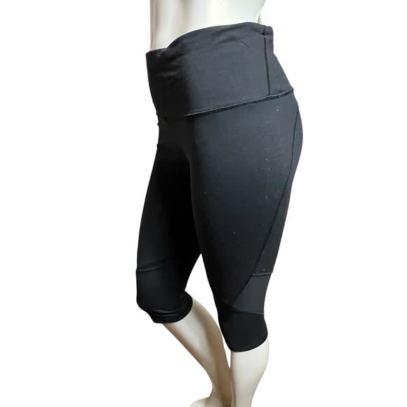 Victoria's Secret Sport Black High-Waist Mesh Panel Capri Leggings Athletic - Picture 12 of 12